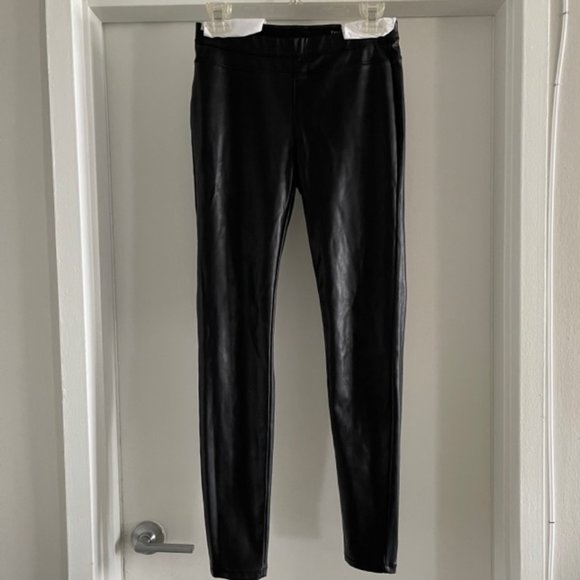 BLANK NYC Black Pussy cat Vegan Leather Leggings - Picture 5 of 12